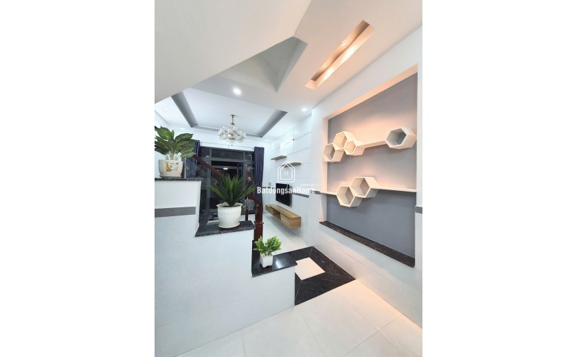 Bán nhà mới xây Full nội thất đướng số 8 linh xuân thủ đức LH:0909428959.